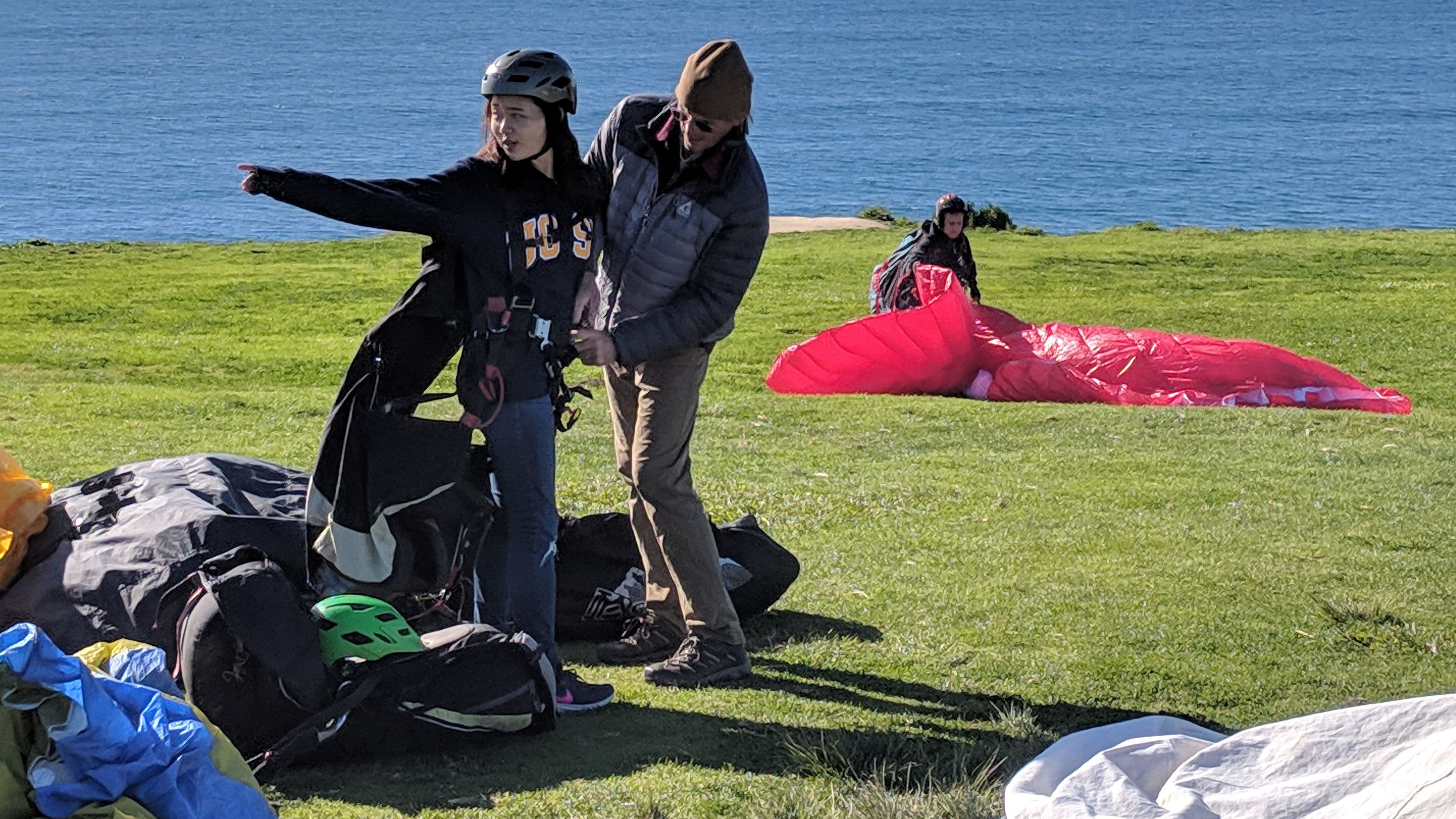 FGL students experiencing hang gliding adventure at Torrey Pines